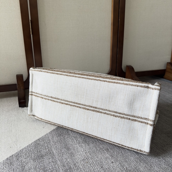 スーパーコピーブランドバッグ内部構造